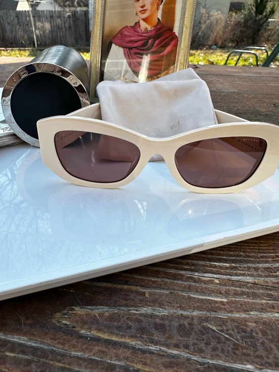 Bvlgari Roma Sunglasses BV40037F Ivory Cream w/ Case & COA Italy - Picture 3 of 11